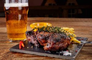 Maridaje con qué bebidas acompañar los mejores cortes de carne Premium en De la Carne